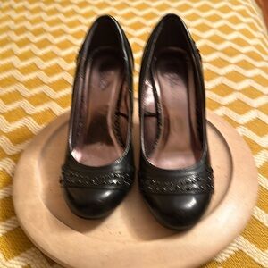 Women black high heel shoes, size 7